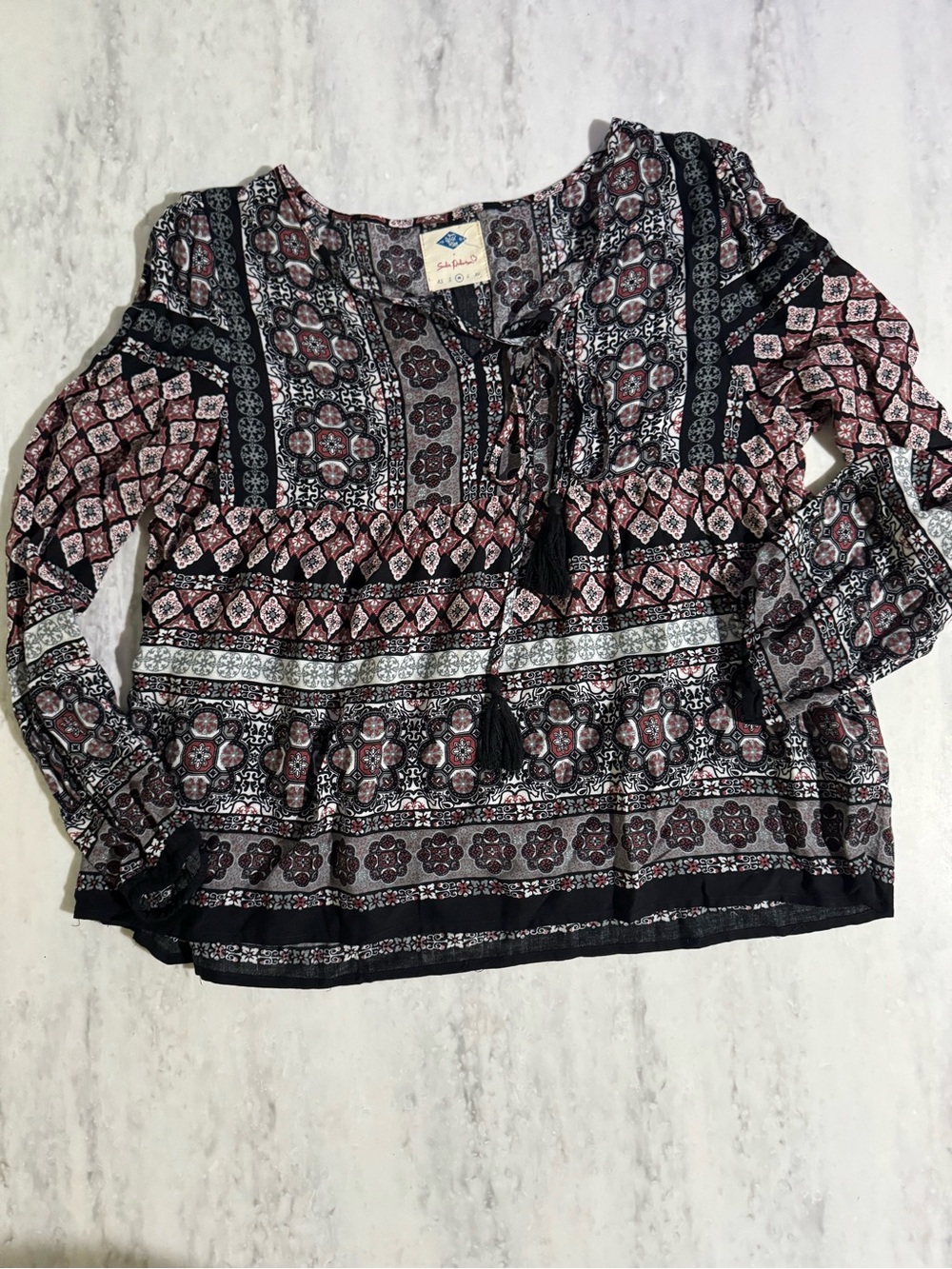 Wild Blue x Sadie Robertson Fall Boho Chic Printed Peasant Black + Maroon Top M